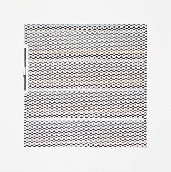 Krbová mřížka moderní 210x210 regulovatelná bílá (1)